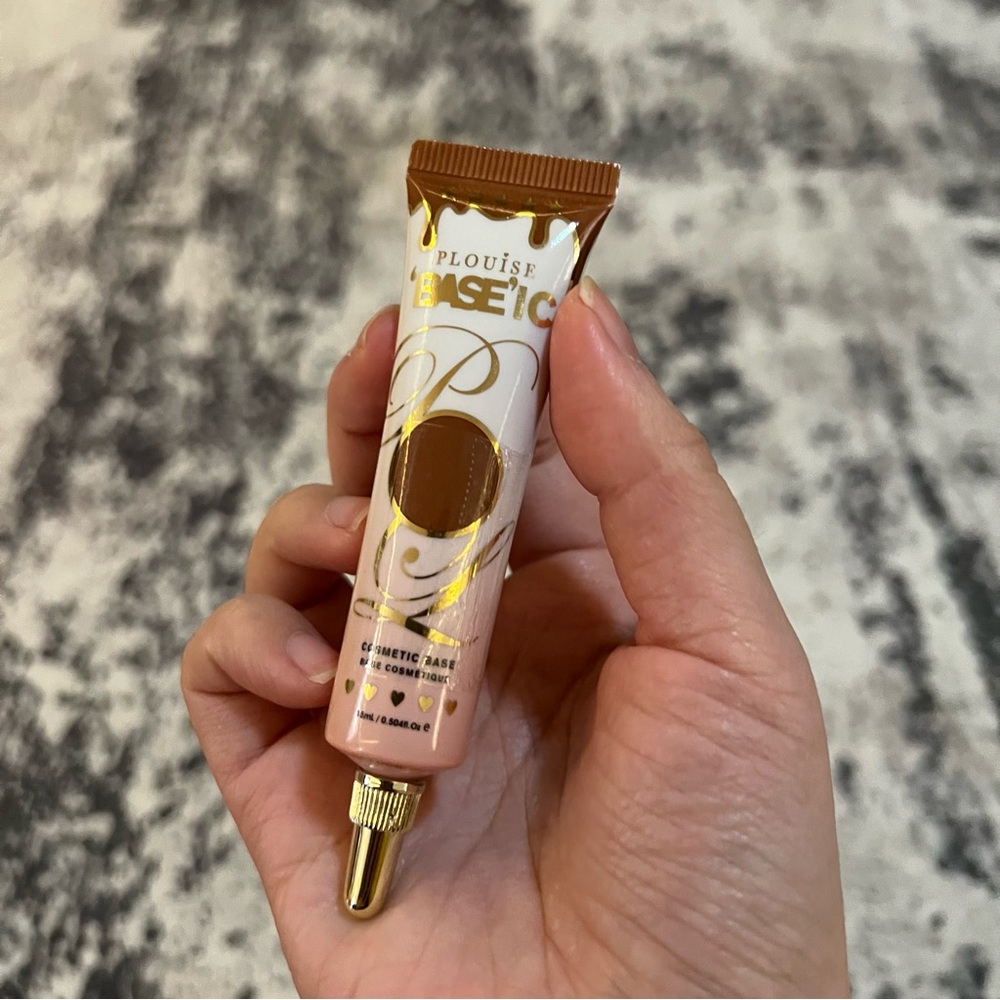 P. Louise Base'ic Coloured Cosmetic Base Chocolate chic July sale